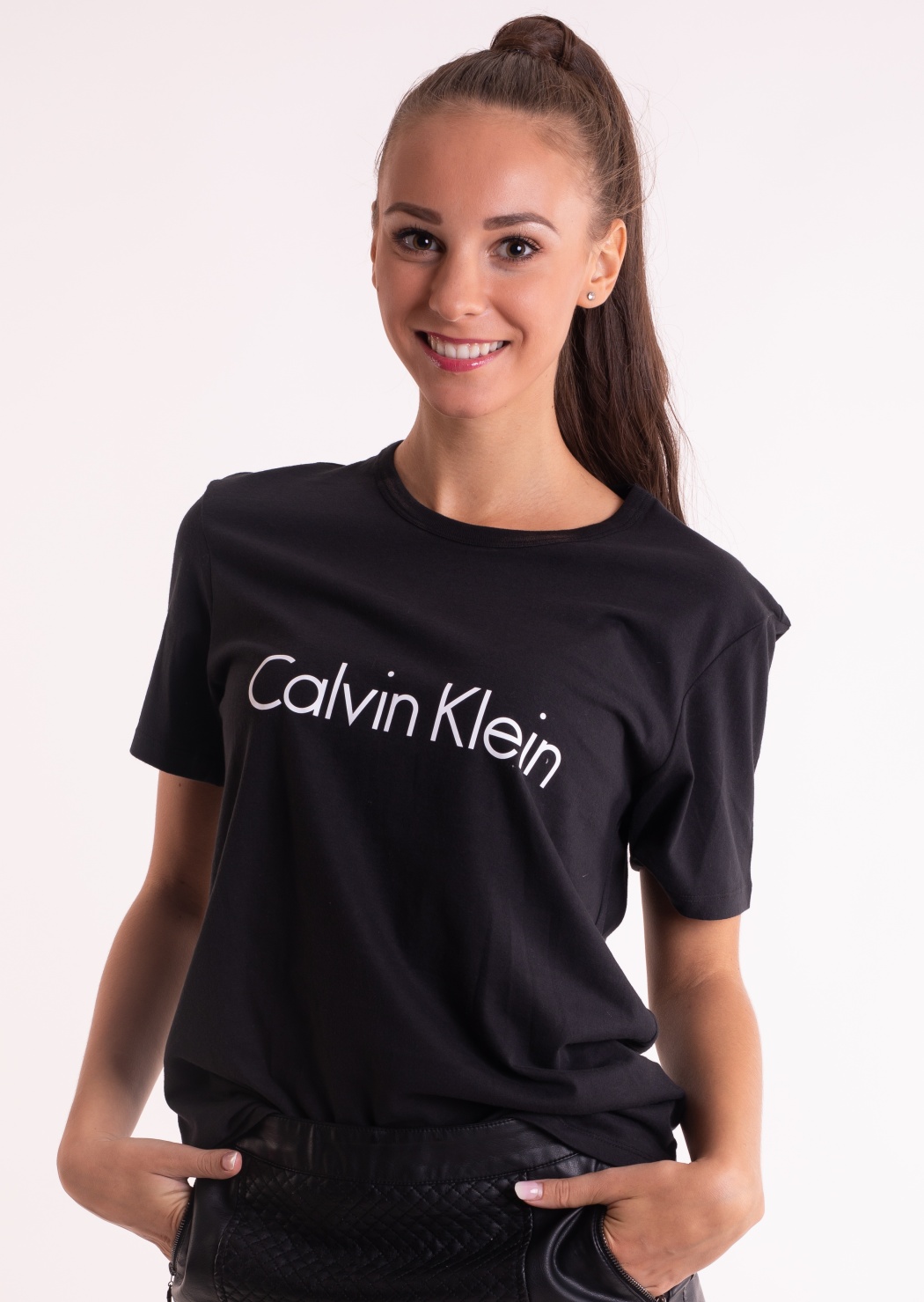 Obrázok Calvin Klein bílé dámské tričko S/S Crew Neck